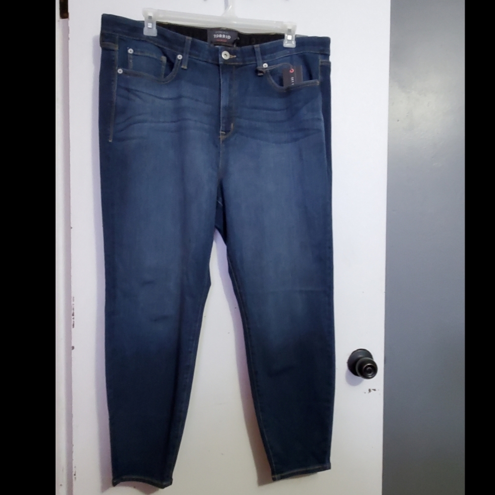 New Torrid sky high  Denim Stretchy jeans Size 24